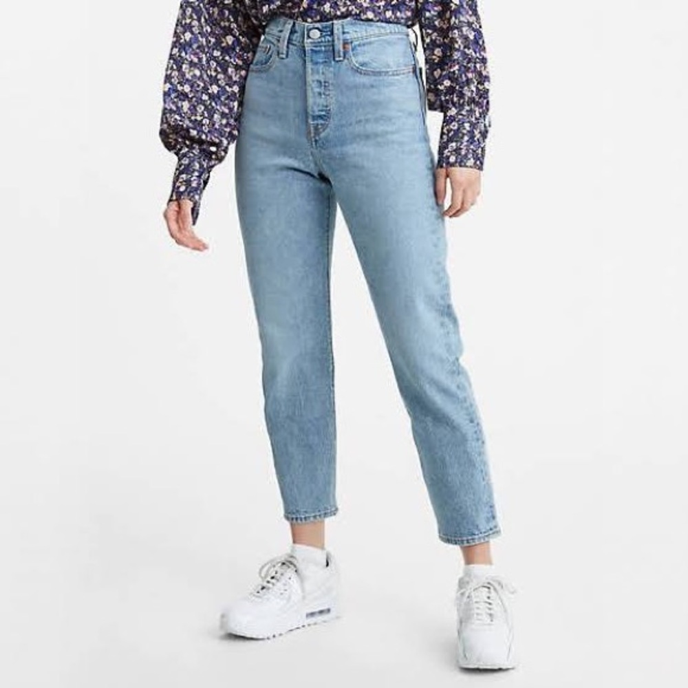 Levi's Light Wash Wedgie Icon Ankle Fit Jeans